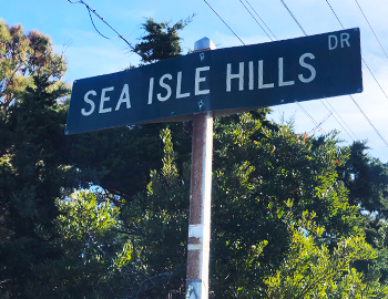 Sea Isle Hills Street Sign - Midgett Hatteras Island Vacation Rentals